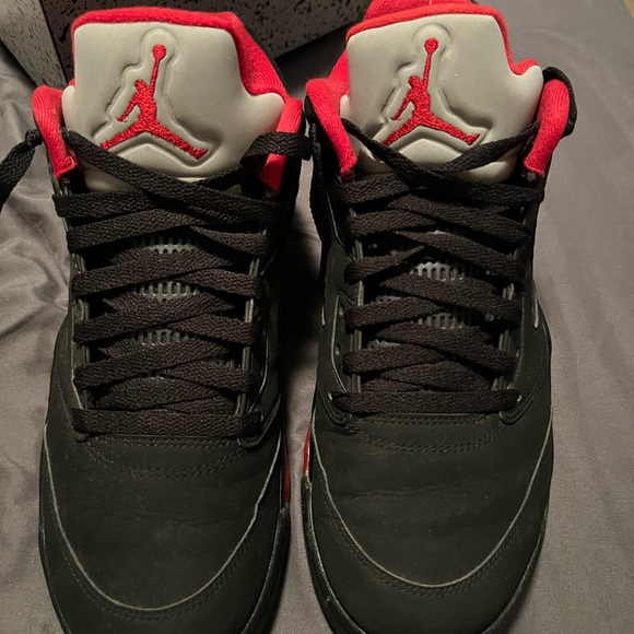 Nike Air Jordan Retro 5 Lows - Picture 4 of 7